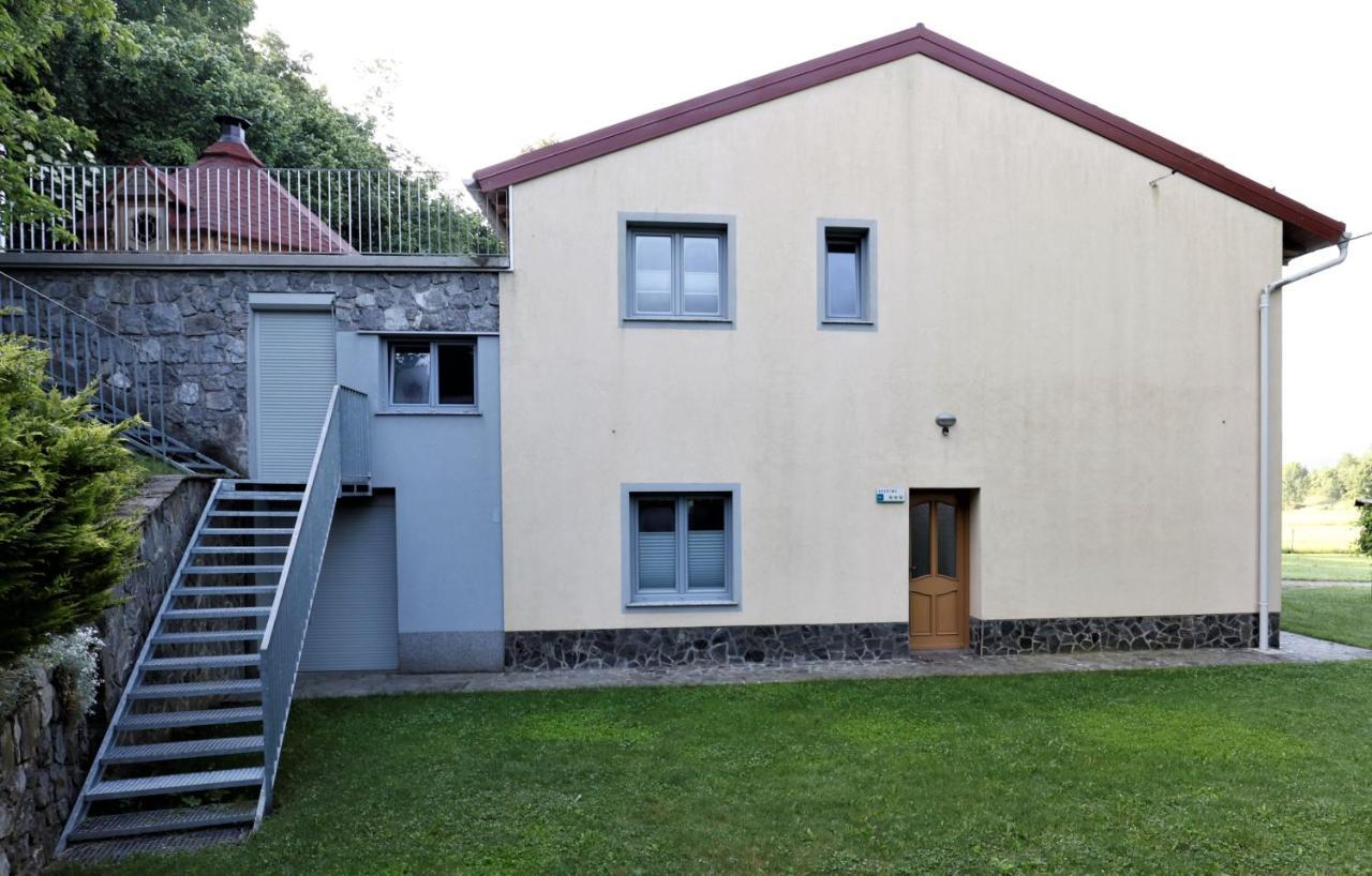 Guesthouse Idila Pod Nanosom Senozece Esterno foto