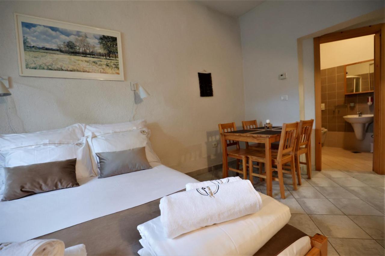 Guesthouse Idila Pod Nanosom Senozece Esterno foto