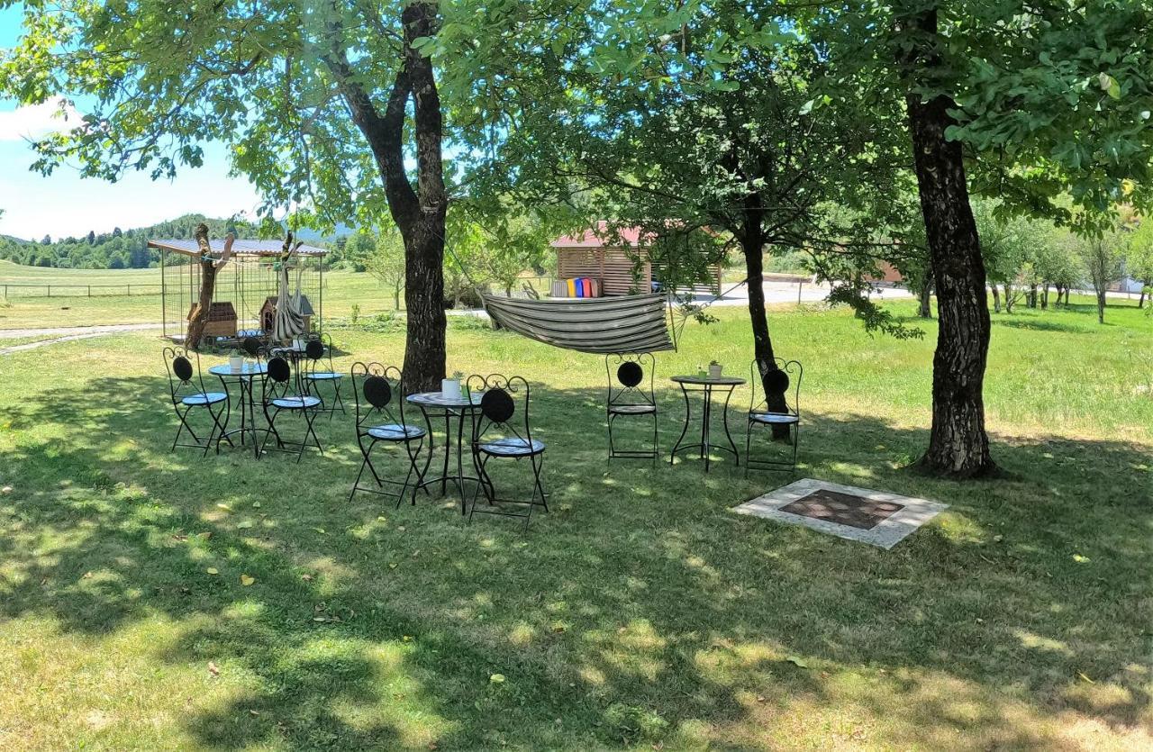 Guesthouse Idila Pod Nanosom Senozece Esterno foto