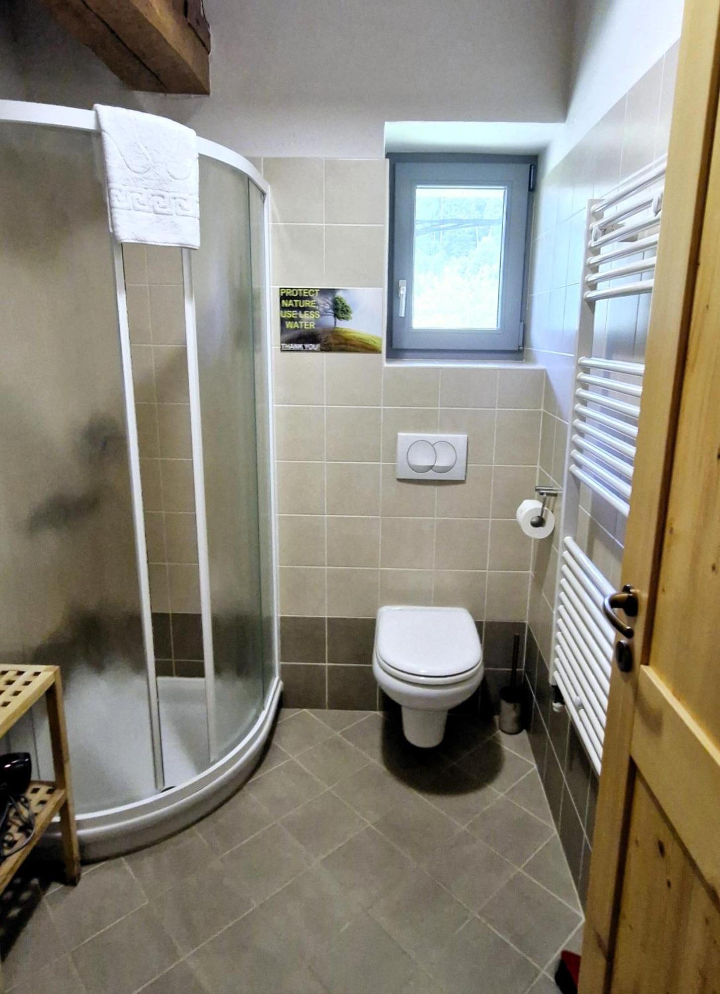 Guesthouse Idila Pod Nanosom Senozece Esterno foto
