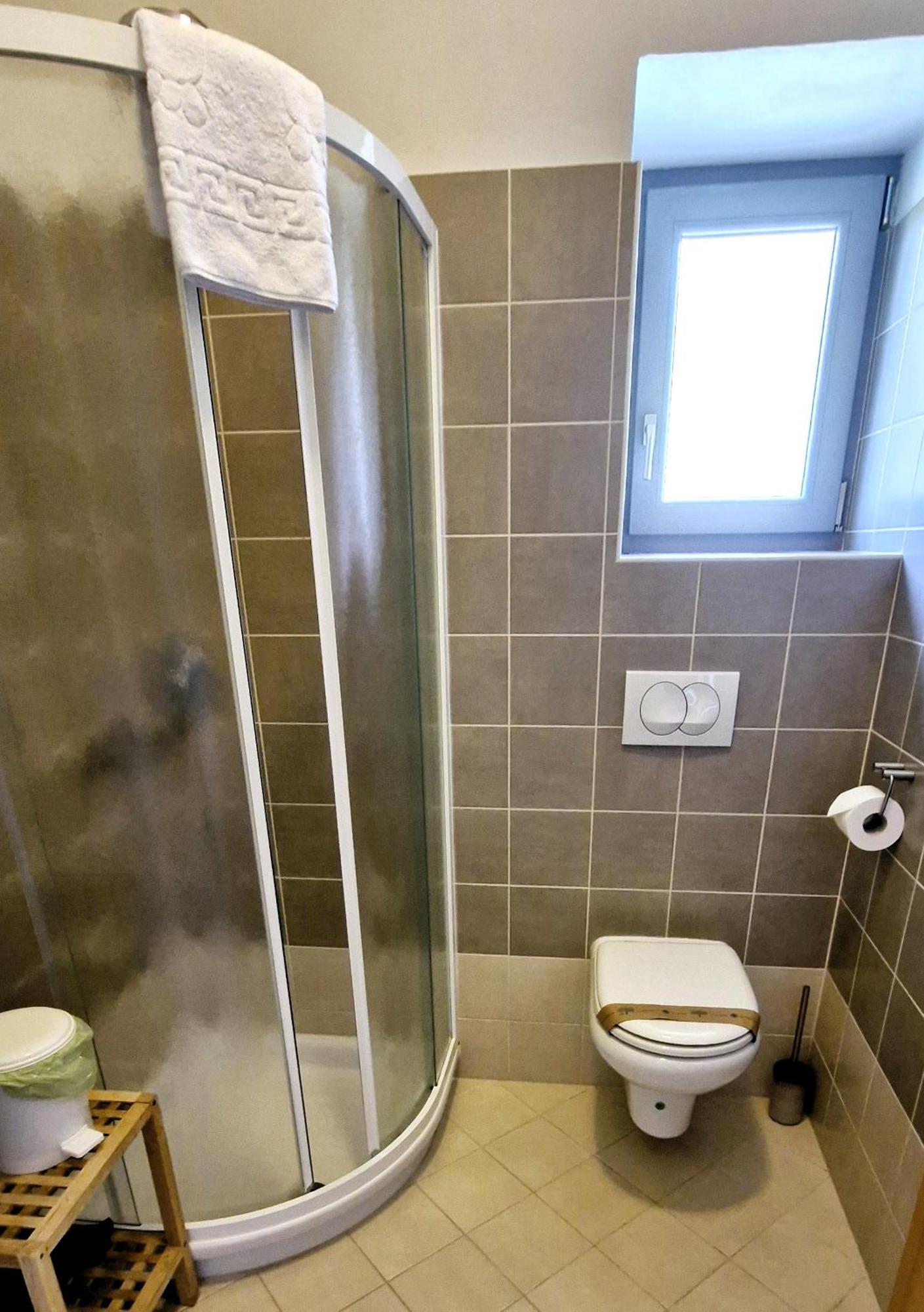 Guesthouse Idila Pod Nanosom Senozece Esterno foto