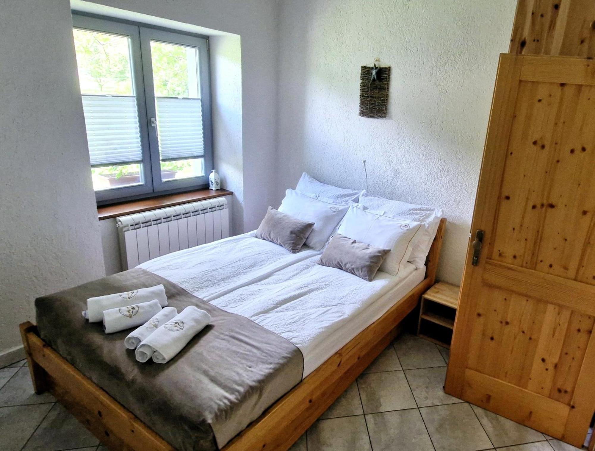 Guesthouse Idila Pod Nanosom Senozece Esterno foto