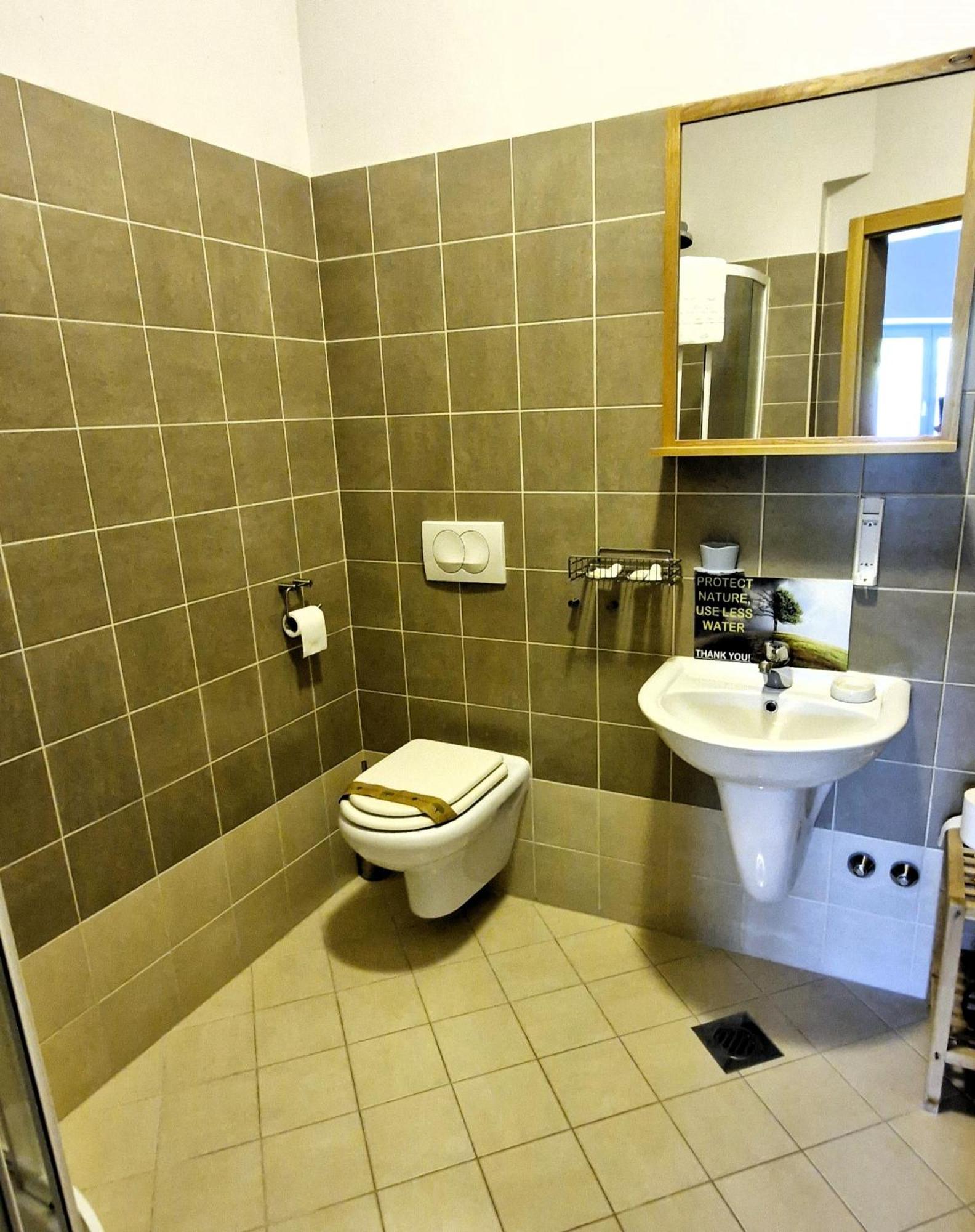 Guesthouse Idila Pod Nanosom Senozece Esterno foto